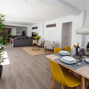 Isg Downtown Family Haven Free Parking Spot Siviglia